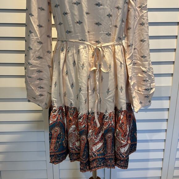 B.O.G Collective NWT Boho Dress with long sleeves in 100% Viscose. - Picture 8 of 10